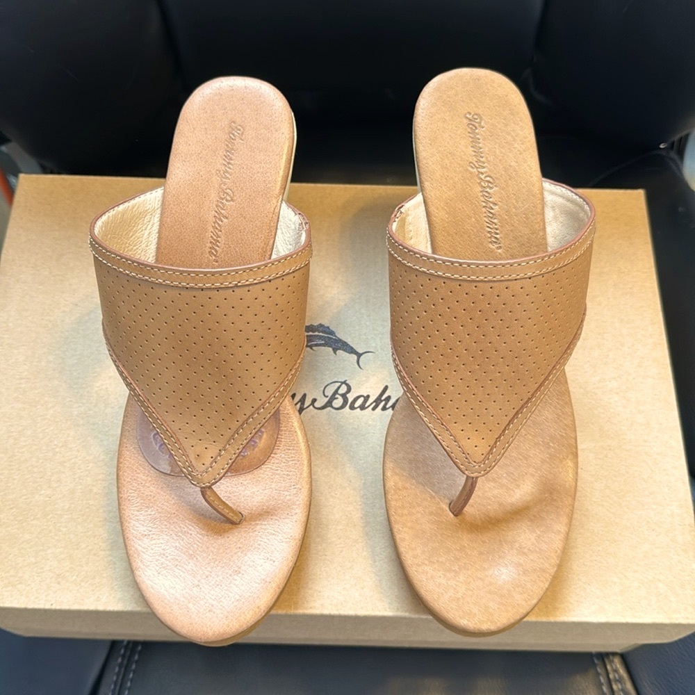 TOMMY BAHAMA- NEW! KAONA SIZE 8